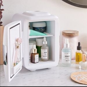 Ultra Versatile Mini Fridge